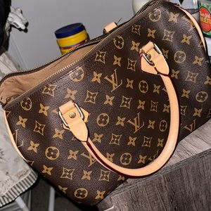 perfectly new condition, Beige/ Brown. Used twice Great size